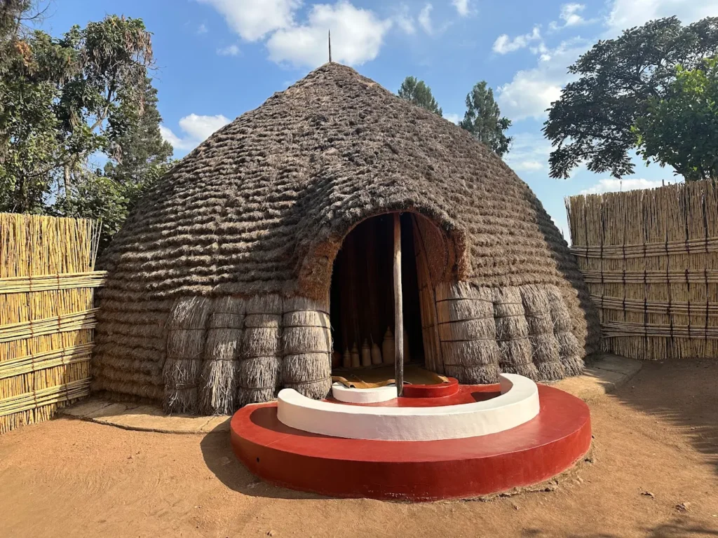 Rwanda King's Palace Museum (murukari) nyanza